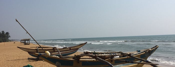 Wadduwa Beach is one of Шри-ланка. Must see.
