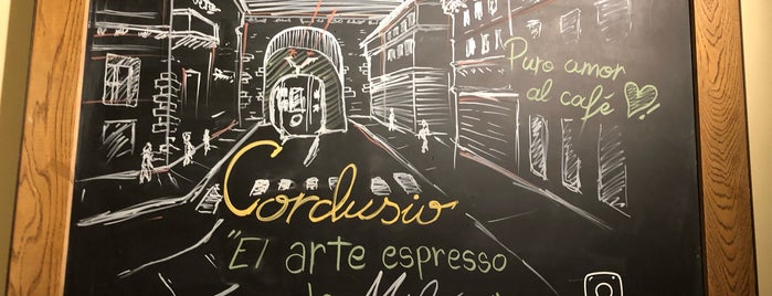 Starbucks is one of Starbucks en Santiago (2014).