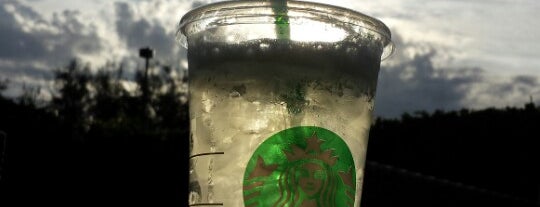 Starbucks is one of Christopherさんのお気に入りスポット.