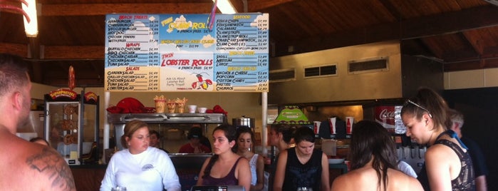 Easton Beach Snack Bar is one of Lugares favoritos de Derek.