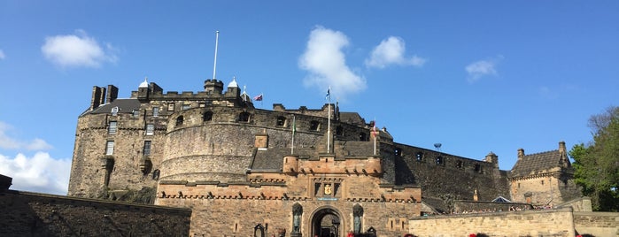 Castillo de Edimburgo is one of Edinburgh.