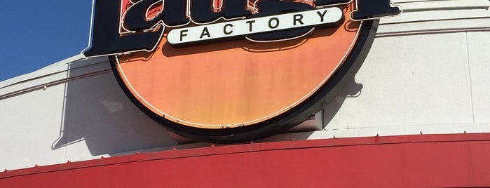 Laugh Factory is one of California.