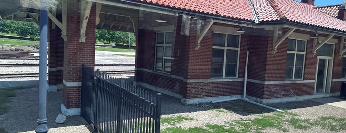 Amtrak Station (IDP) is one of Train stations.