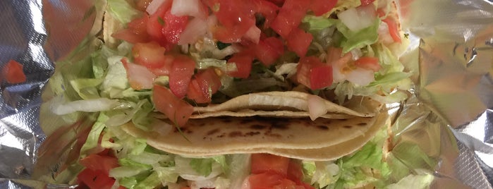 Bull River Taco Co. is one of Lugares favoritos de Tiona.