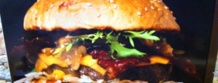 Handmade Burger Co is one of Oğulcanさんのお気に入りスポット.