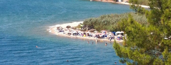 Çınar Plajı is one of Orte, die Göksel gefallen.