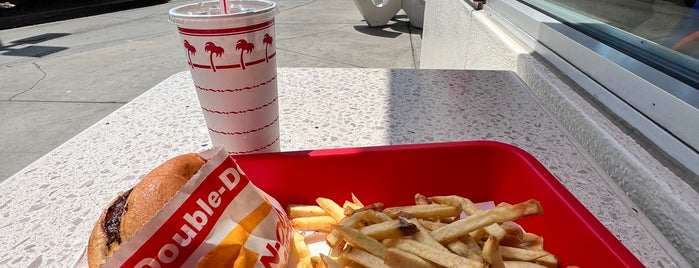 In-N-Out Burger is one of Califórnia.