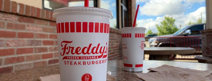 Freddy's Frozen Custard & Steakburgers is one of Tempat yang Disimpan Todd.