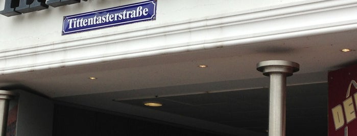 Tittentasterstraße is one of Phrasendrescherliste.