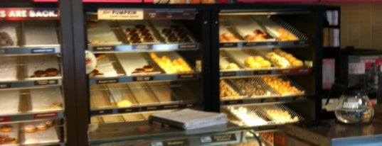 Dunkin' is one of Lugares favoritos de Daron.