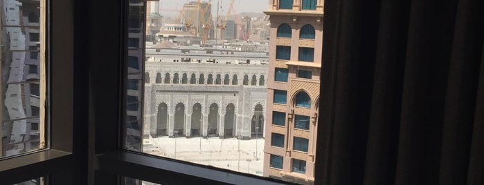 Hyatt Regency Makkah is one of Lieux qui ont plu à Ahmed.