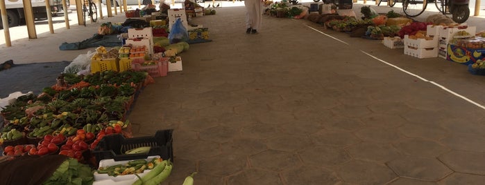سوق الجمعة is one of Tempat yang Disukai Ahmed.