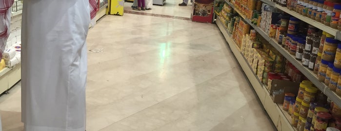 Da'iya Supermarket جمعية الدعيه is one of Orte, die Ahmed gefallen.