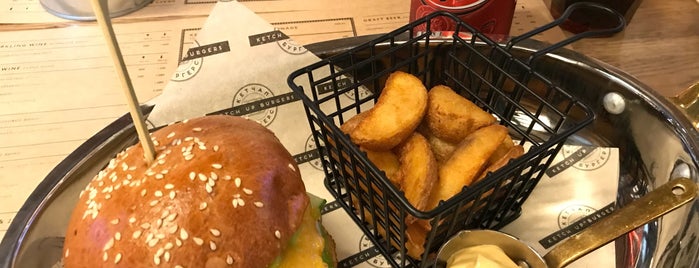 Ketch Up Burgers is one of Lugares favoritos de  Vadim.