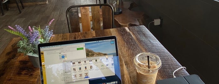 Foxtail Coffee Co. is one of Kimmie 님이 저장한 장소.