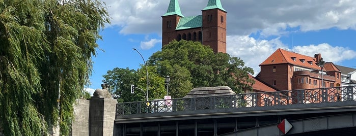 Berlin City Boat Tours is one of Berlin todo.