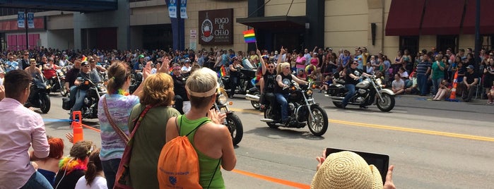 Twin Cities Gay Pride is one of Lugares favoritos de Nathan.