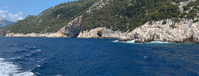 Papanikolis Cave is one of Lefkada.