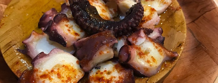 Pulperia Ruzo is one of Comer en Pontevedra.