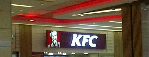 KFC is one of gezgin :)さんのお気に入りスポット.
