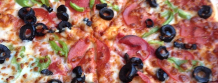 Domino's Pizza is one of Locais curtidos por Şahin.