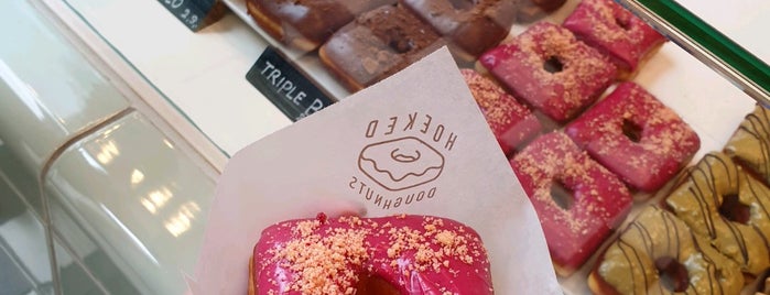 Hoeked Doughnuts is one of Lugares favoritos de Odette.
