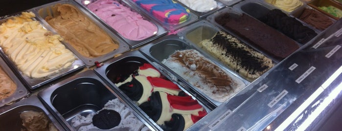 Senderos Ice Cream, Pastry & Coffee is one of Málaga.