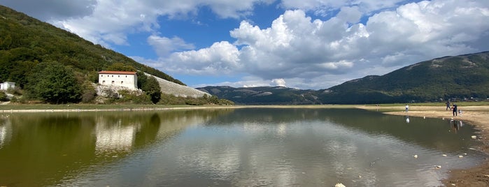Lago Laceno is one of Itinerari 🌳.