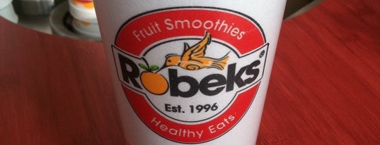 Robeks Fresh Juices & Smoothies is one of สถานที่ที่ Nancy ถูกใจ.