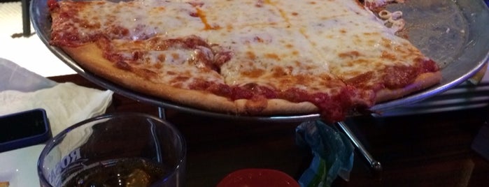 Rosati's Pizza is one of Lugares favoritos de Pitufry.
