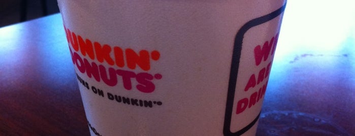 Dunkin' is one of Lieux qui ont plu à Michael.