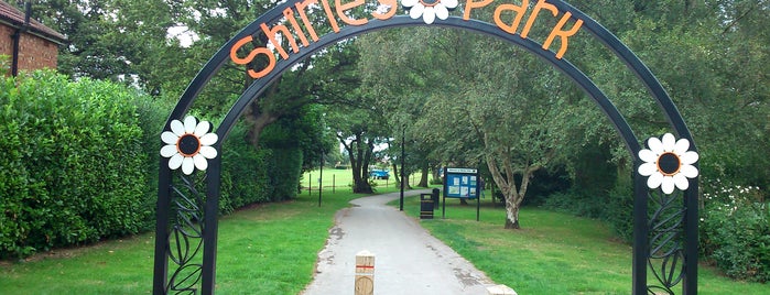 Shirley Park is one of Tempat yang Disukai Elliott.