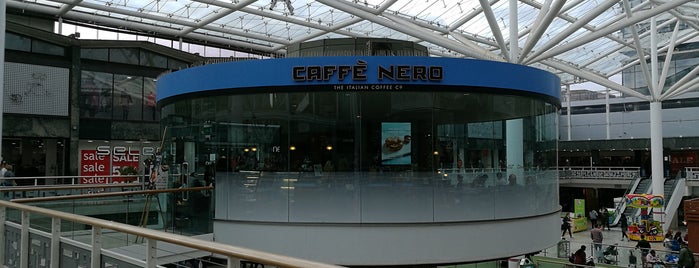 Caffè Nero is one of สถานที่ที่ Elliott ถูกใจ.