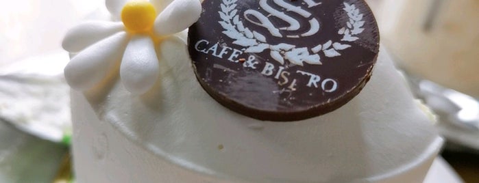 S Café & Bistro is one of สถานที่ที่ J ถูกใจ.
