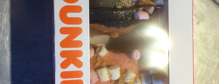 Dunkin' is one of Kevin : понравившиеся места.