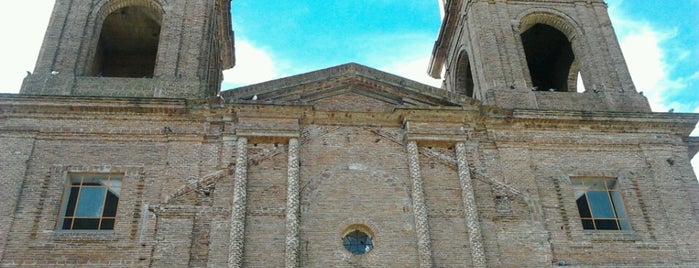 Iglesia de Dolores is one of Tempat yang Disukai Samyra.