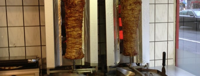 Bei Deniz is one of Döner macht schöner auch in Düsseldorf.