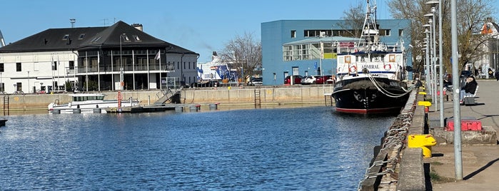Admiraliteedi bassein is one of Таллин.