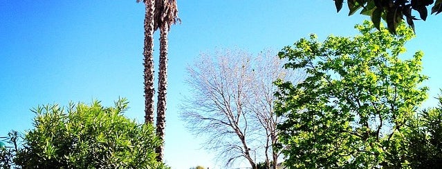 Centro Cívico de Carnaxide is one of TOP Oeiras.