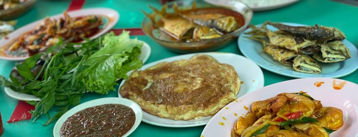 Kak Yang Gulai Panas Ikan Temenung is one of Locais curtidos por Rahmat.
