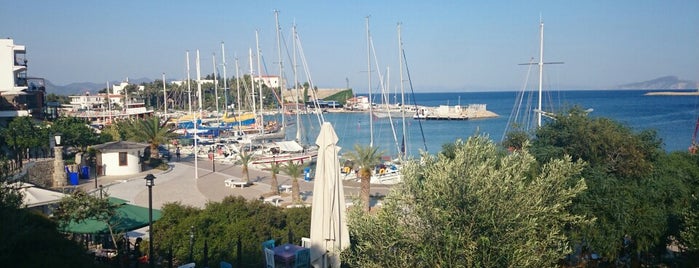 Liman Cafe is one of Posti salvati di M Salih YAŞAR .