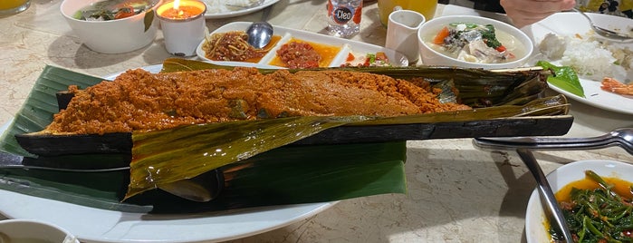 Pondok Ikan Bakar Kalimantan is one of Kuliner Bekasi.