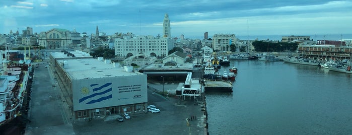 Puerto de Montevideo is one of Mis Lugares.