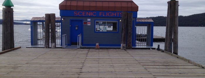 scenic flights is one of สถานที่ที่ John ถูกใจ.