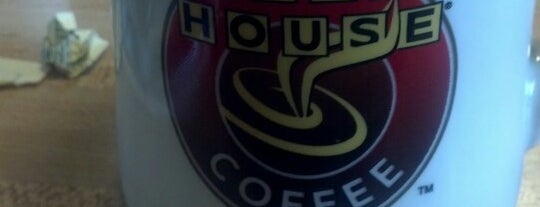 Waffle House is one of Heath'ın Beğendiği Mekanlar.