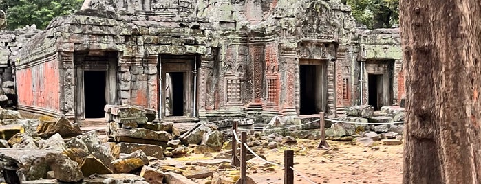 Wat Preah Prohm Rath is one of Phat'ın Kaydettiği Mekanlar.