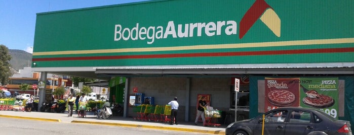 Bodega Aurrera is one of สถานที่ที่ Uryel ถูกใจ.