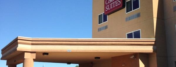 Comfort Suites is one of Locais curtidos por Chad.