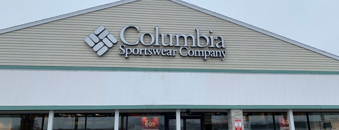Columbia Sportswear Outlet is one of Locais curtidos por Captain.