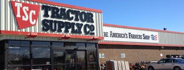 Tractor Supply Co. is one of Brad'ın Beğendiği Mekanlar.